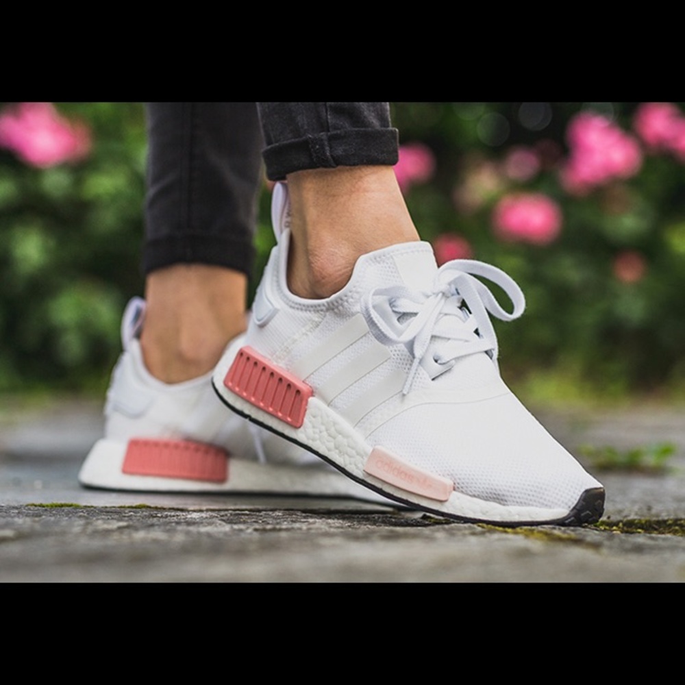 ADIDAS NMD PINK AND WHITE LIKE NEW